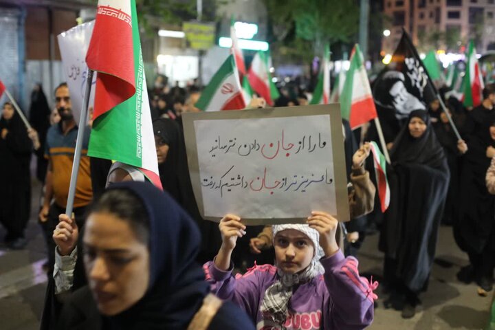 تصاویر/ حضور مردم بصیر و انقلابی باقرشهر در دفاع از انقلاب و تجدید عهد و پیمان با شهدا