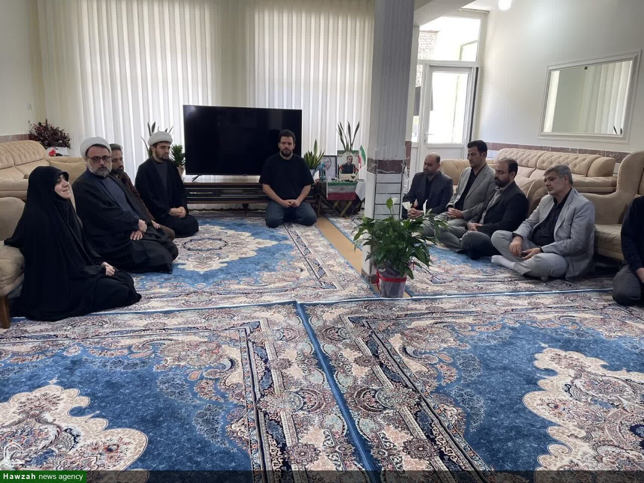 دیدار مسئولان دانشگاه علوم پزشکی با خانواده‌های شهدای جنگ رمضان