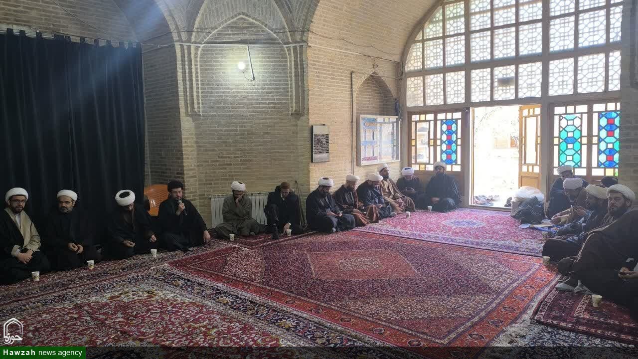 اجتماع علما و روحانیون تویسرکان در سوگ قائد امت