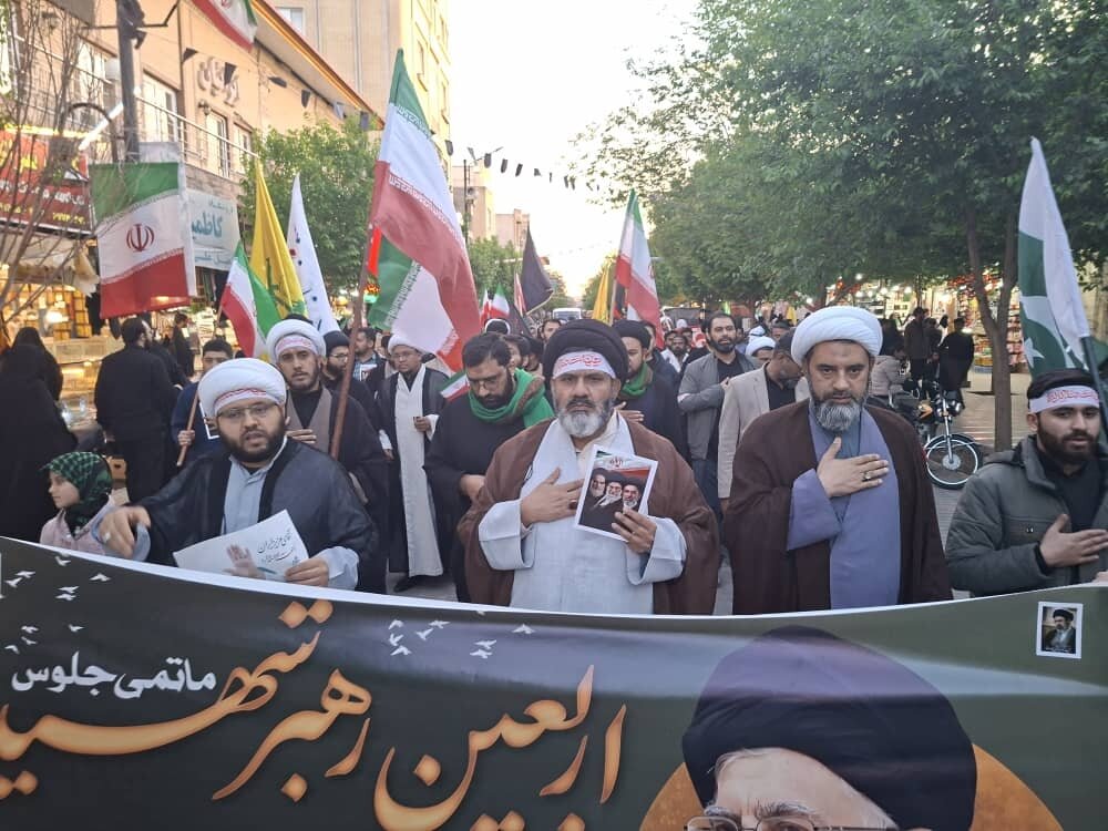 علماء و طلاب پاکستان کی جانب سے قم میں چہلمِ رہبر انقلاب اسلامی آیت الله العظمیٰ شہید امام علی خامنہ ای کی مناسبت سے جلوس عزاداری