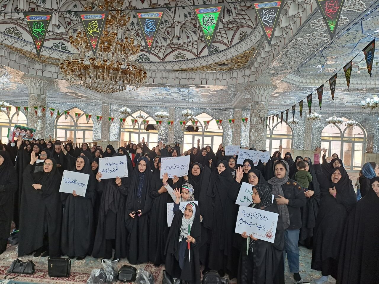 همایش شیرخواران انقلاب در شهرستان نائین