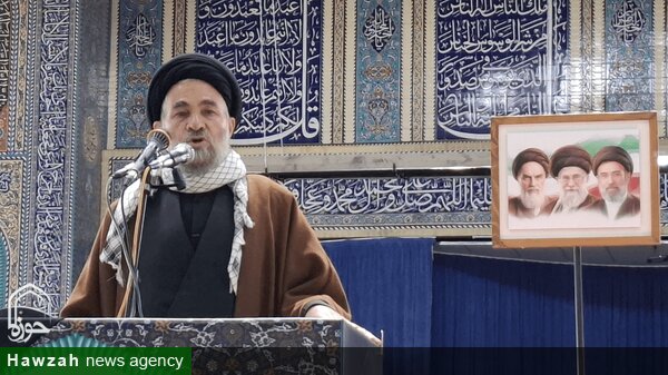 امروز همه باید مطیع فرامین رهبر معظم انقلاب باشیم