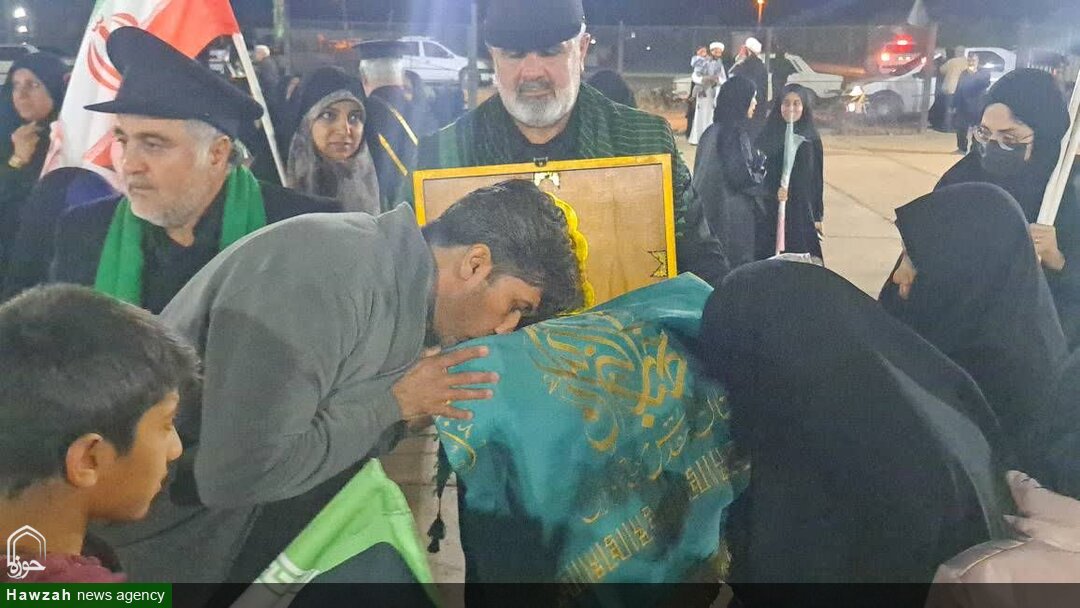 حضور پرشور خادمان مسجد جمکران در چهلم شهدای دانش آموز میناب