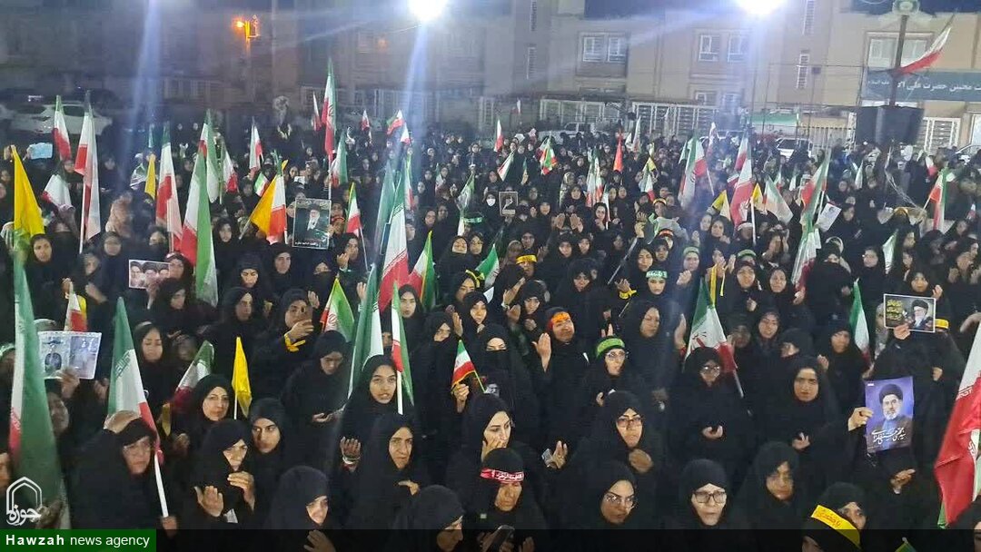 حضور پرشور خادمان مسجد جمکران در چهلم شهدای دانش آموز میناب