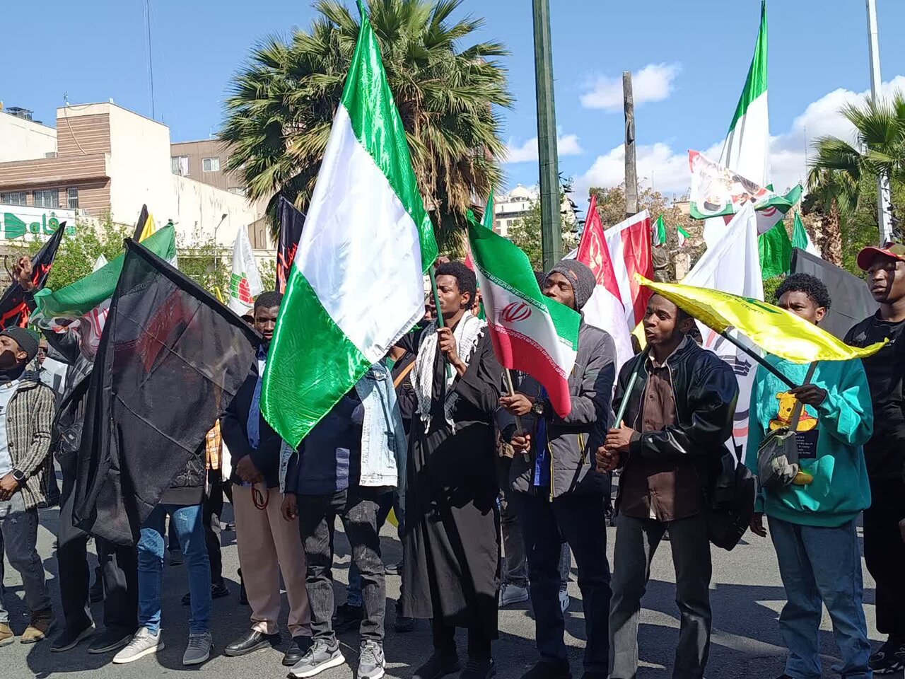 پیروان شیخ ابراهیم زکزاکی در مراسم راهپیمایی اربعین شهادت سید علی خامنه‌ای در تهران شرکت کردند