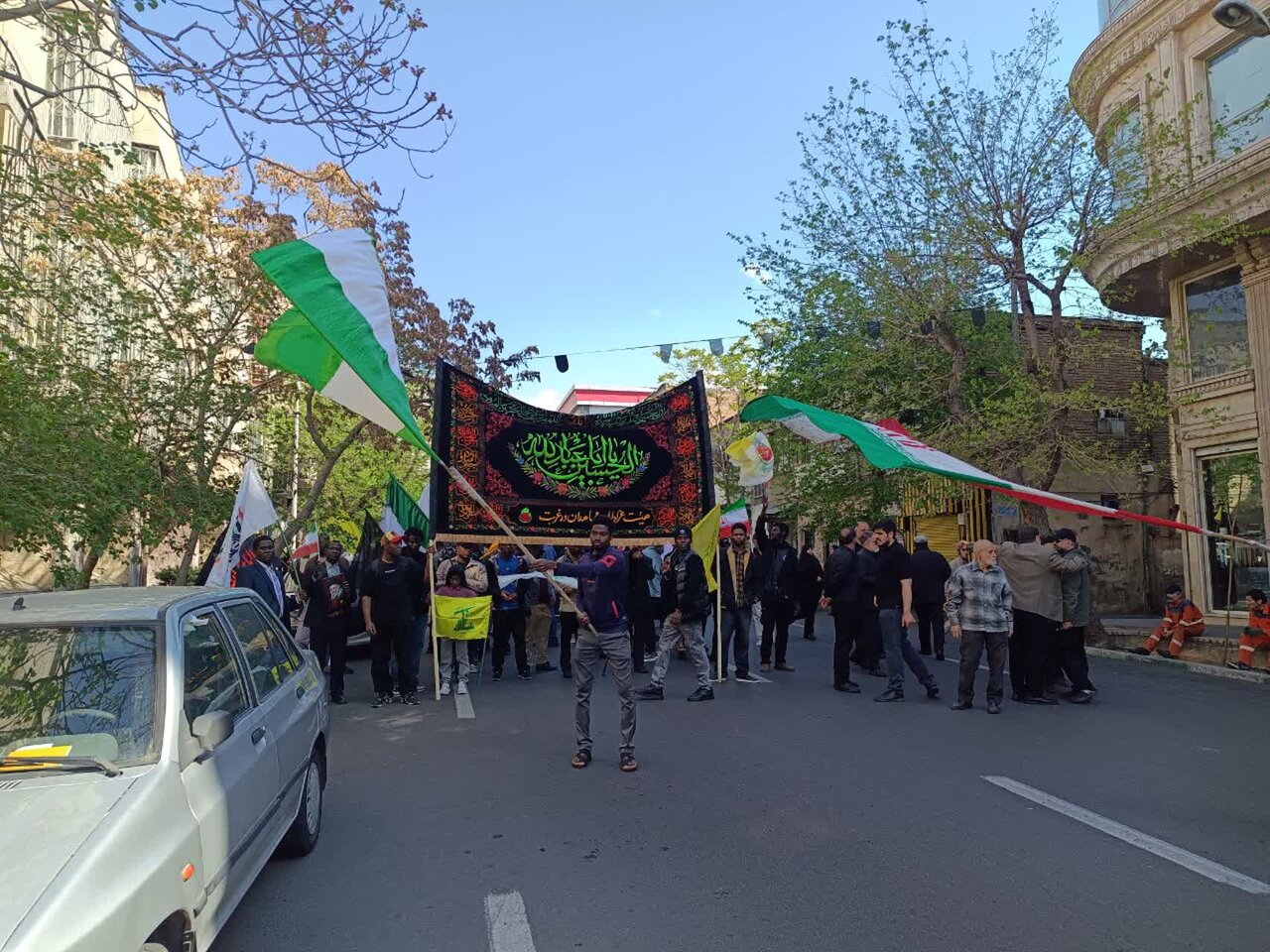 پیروان شیخ ابراهیم زکزاکی در مراسم راهپیمایی اربعین شهادت سید علی خامنه‌ای در تهران شرکت کردند