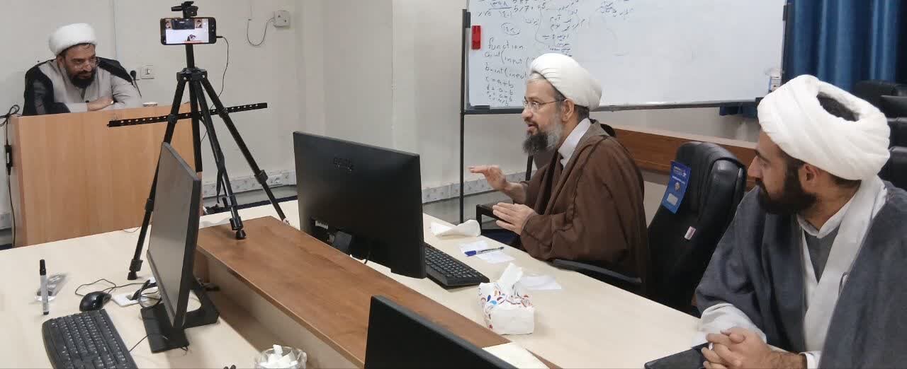 نشست علمی «راهکارهای ترویج و تبیین تربیت مقاومتی در بازی‌های رایانه‌ای