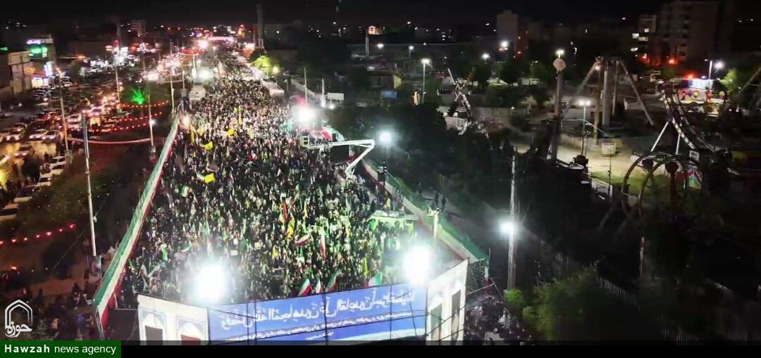 فیلم | تصاویر هوایی از تجمع مردم اهواز در شب ۴۱ جنگ تحمیلی سوم