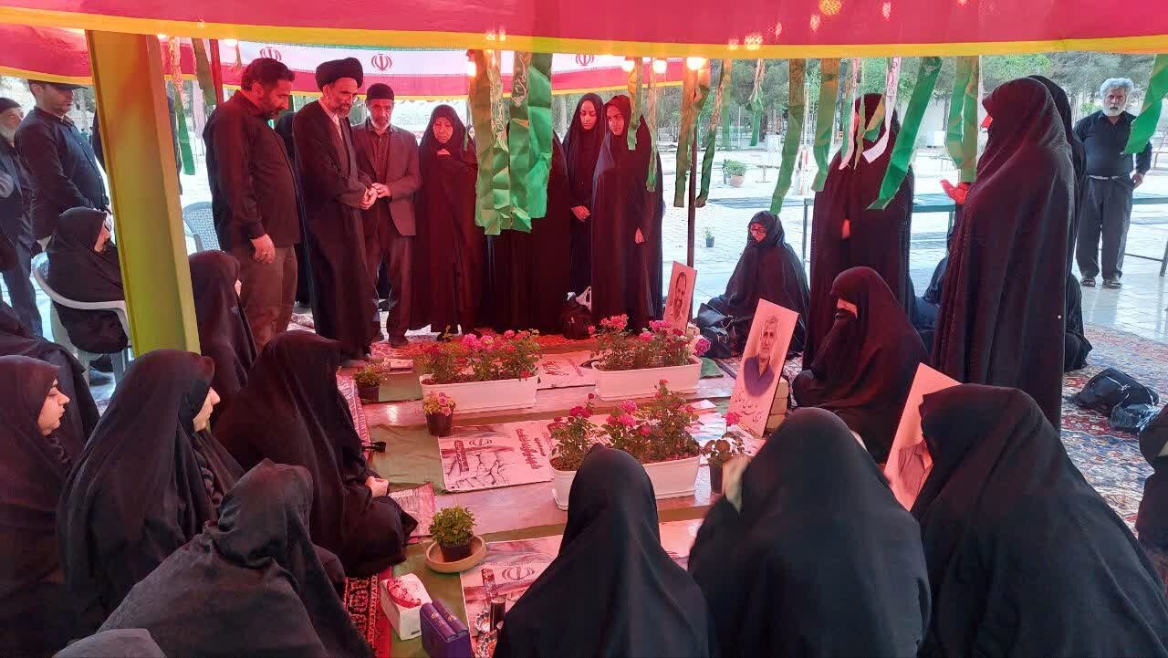 تصاویر/ حضور نماینده ولی‌فقیه در کاشان در مراسم اربعین شهادت شهید سید محمدحسین صفوی  در جوشقان مرکزی