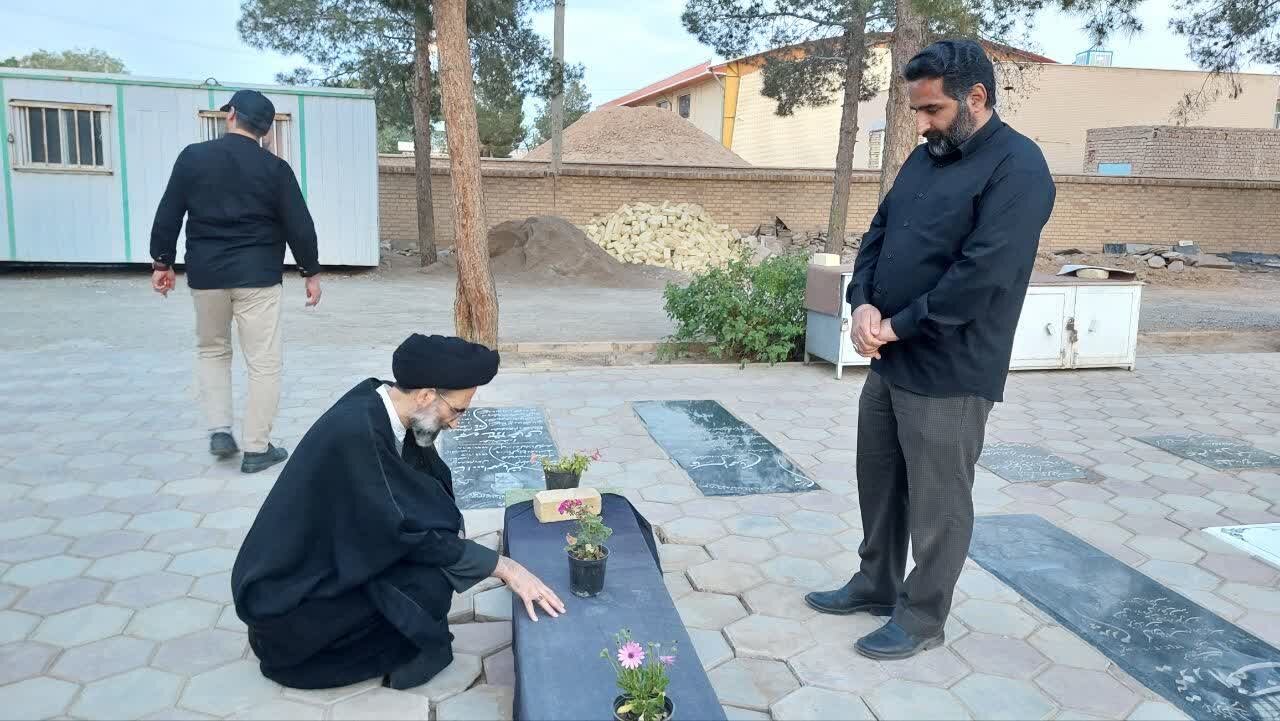 تصاویر/ حضور نماینده ولی‌فقیه در کاشان در مراسم اربعین شهادت شهید سید محمدحسین صفوی  در جوشقان مرکزی