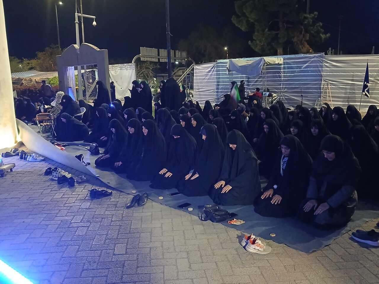 چهل ویکمین اجتماع مردمی در مقابل دانشگاه فردوسی