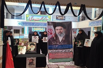 فعالیت موکب مدرسه علمیه حضرت زینب‌کبری(س) هرسین+تصاویر