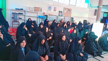 تصاویر/ مراسم اربعین رهبر شهید با حضور بانوان طلبه مدارس علمیه خواهران استان کرمان در شهر های مختلف