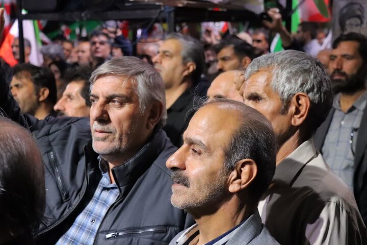 تصاویر/ اجتماع شبانه منتقمین خون امام شهید در اسلامشهر