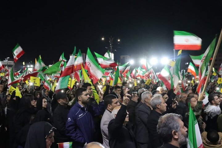 تصاویر/ اجتماع شبانه منتقمین خون امام شهید در اسلامشهر