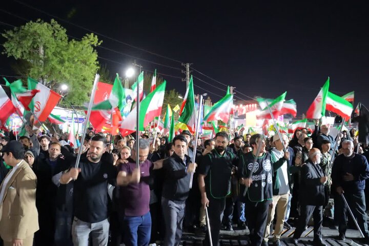 تصاویر/ اجتماع شبانه منتقمین خون امام شهید در اسلامشهر