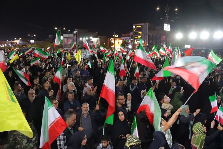 تصاویر/ اجتماع شبانه منتقمین خون امام شهید در اسلامشهر