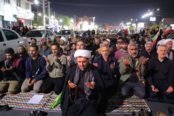 تصاویر/ اجتماع شبانه منتقمین خون امام شهید در اسلامشهر