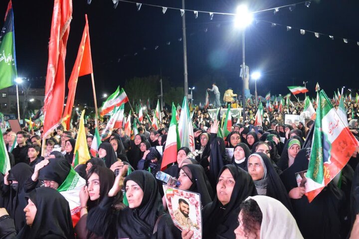 تصاویر/ اجتماع شبانه و اقامه نماز استغاثه در پاکدشت
