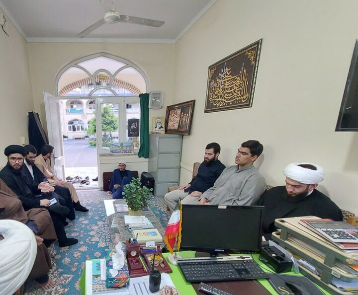 تصاویر | جلسه قرارگاه جهاد تبیین مدرسه علمیه خاتم الانبیاء(ص)