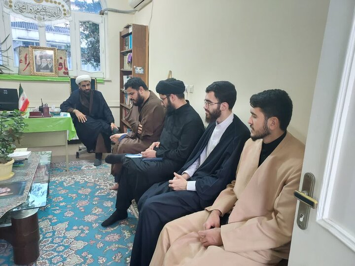 تصاویر | جلسه قرارگاه جهاد تبیین مدرسه علمیه خاتم الانبیاء(ص)