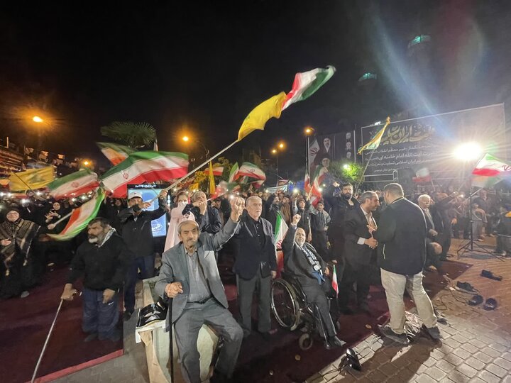 تصاویر / تجمع مردمی شهرستان نوشهر در ایستگاه بیست و یکم فروردین
