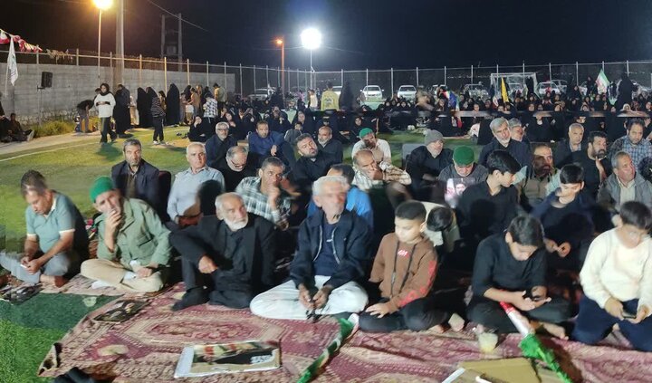 تصاویر/ تجمع مردم روستای چارک در سوگ رهبر شهید انقلاب