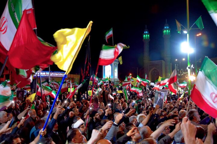 تصاویر/چهل و یکمین شب خروش آران و بیدگلی ها در میدان سردار سلیمانی