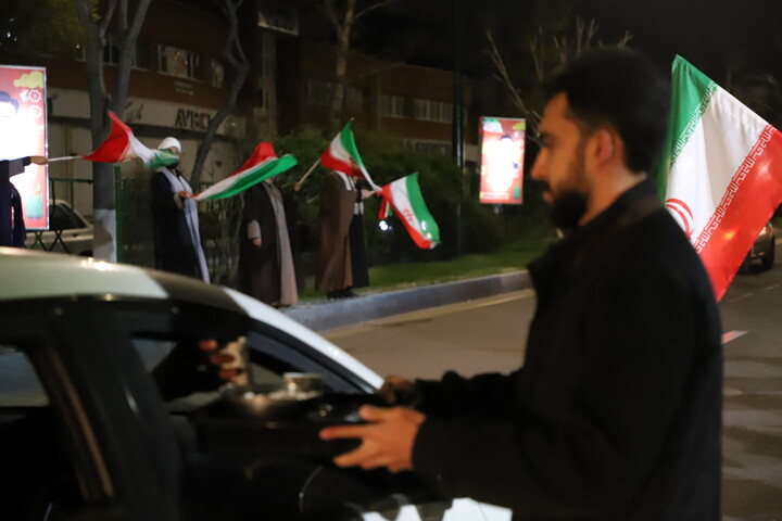 تصاویر / برپایی موکب یاوران مهدی حوزه علمیه استان آذربایجان شرقی در کنار حماسه آفرینی های مردم