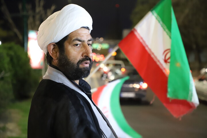تصاویر / برپایی موکب یاوران مهدی حوزه علمیه استان آذربایجان شرقی در کنار حماسه آفرینی های مردم