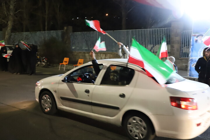 تصاویر / برپایی موکب یاوران مهدی حوزه علمیه استان آذربایجان شرقی در کنار حماسه آفرینی های مردم
