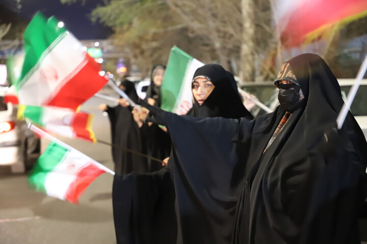 تصاویر / برپایی موکب یاوران مهدی حوزه علمیه استان آذربایجان شرقی در کنار حماسه آفرینی های مردم