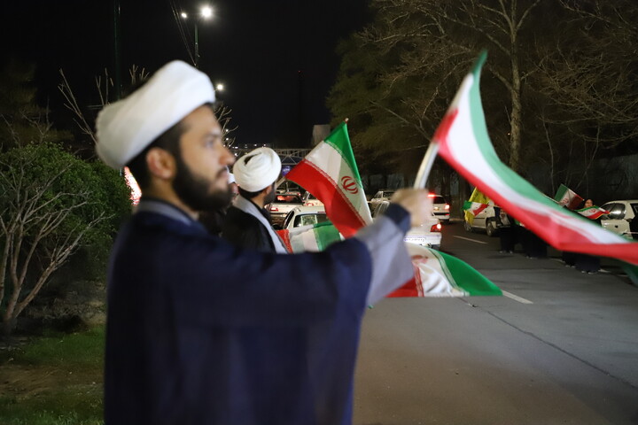 تصاویر / برپایی موکب یاوران مهدی حوزه علمیه استان آذربایجان شرقی در کنار حماسه آفرینی های مردم