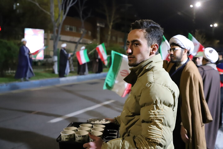 تصاویر / برپایی موکب یاوران مهدی حوزه علمیه استان آذربایجان شرقی در کنار حماسه آفرینی های مردم