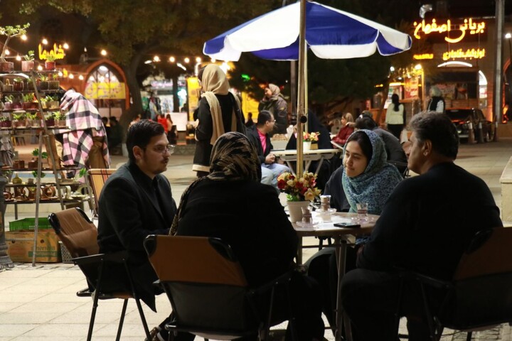 تصاویر/ کافه رستوران قرآنی در میدان ارگ کرمان