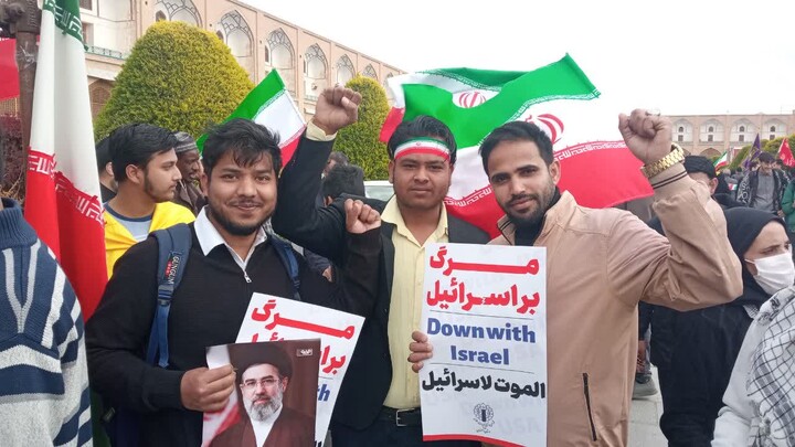 تصاویر |موکب جانعه المصطفی اصفهان در مراسم اربعین شهادت رهبر انقلاب