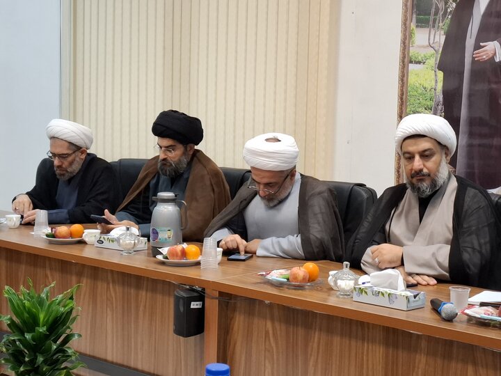 تصاویر/ نشست نماینده ولی فقیه گیلان و مدیران مدارس علمیه استان گیلان