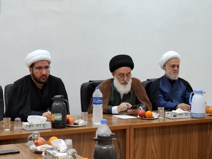 تصاویر/ نشست مدیر حوزه علمیه گیلان با مدیران مدارس علمیه استان گیلان