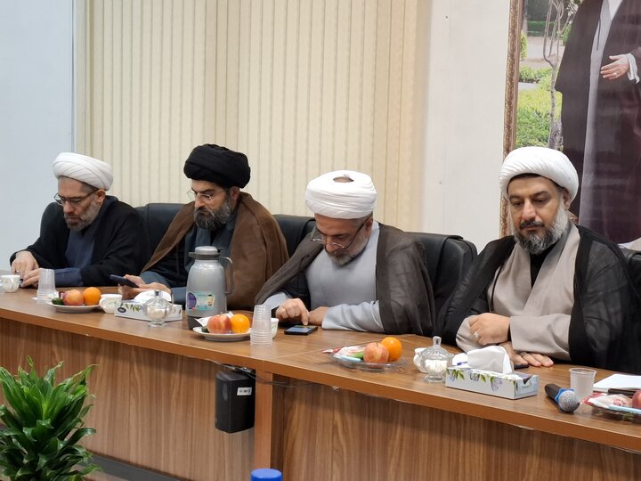 تصاویر/ نشست مدیر حوزه علمیه گیلان با مدیران مدارس علمیه استان گیلان
