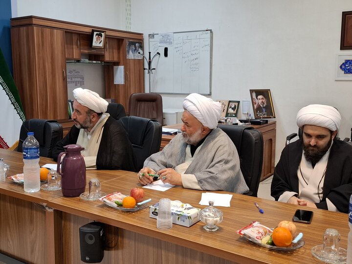 تصاویر/ نشست مدیر حوزه علمیه گیلان با مدیران مدارس علمیه استان گیلان