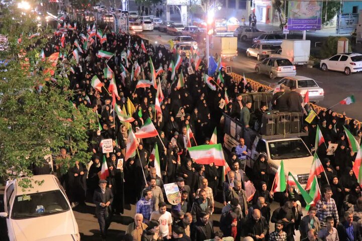 تصاویر/ راهپیمایی مردمی از مقابل مسجدجامع شهرستان قرچک تا میدان امام خمینی (ره)