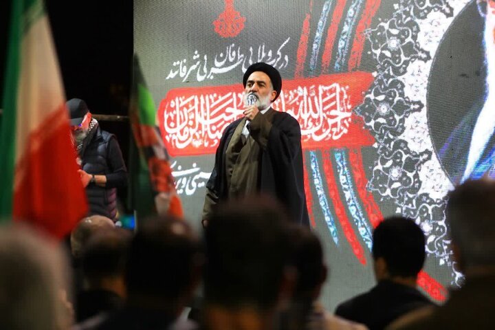 تصاویر/ حماسه حضور هزاران ورامینی در چهل و دومین موج حضور در خیابان در میدان امام خامنه ای(ره)