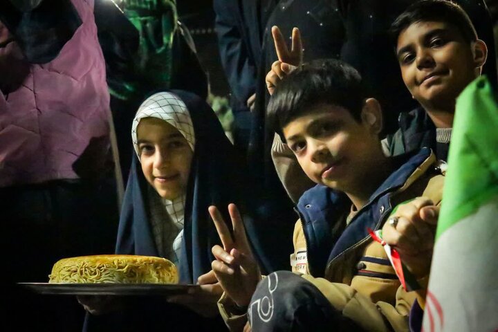 تصاویر/ پویش «مقلوبه» توسط بانوان کرمانی در میدان کوثر و میدان آزادی