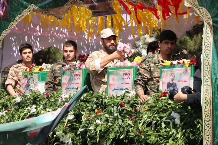 تصاویر/ بدرقه «خانواده شهید طاهری» در شهرستان پردیس