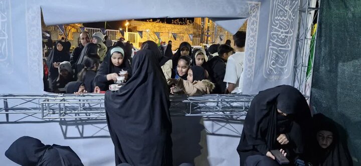 تصاویر/ مراسم اربعین رهبر شهید با حضور بانوان طلبه مدارس علمیه خواهران استان کرمان در شهر های مختلف