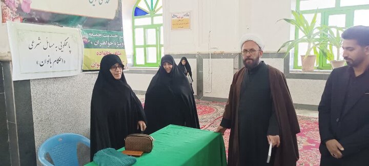 تصاویر/ مراسم اربعین رهبر شهید با حضور بانوان طلبه مدارس علمیه خواهران استان کرمان در شهر های مختلف