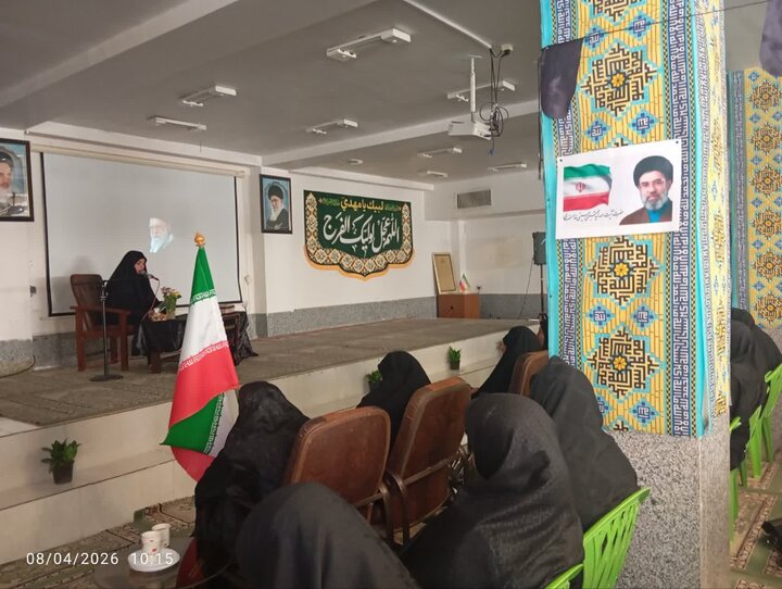 تصاویر/ مراسم اربعین رهبر شهید با حضور بانوان طلبه مدارس علمیه خواهران استان کرمان در شهر های مختلف