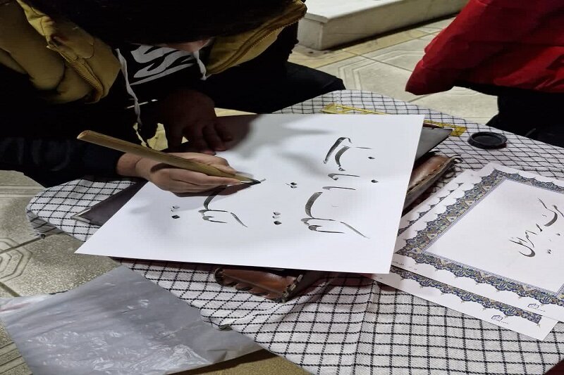 موکب سیار کودکان و نوجوانان با حضور مربیان کرمانشاه با هدف ترویج فرهنگ ایثار