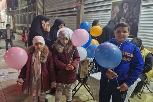 فیلم| حضور پر شور دانش‌آموزان مدارس امین در تجمعات میدانی شهرستان مبارکه
