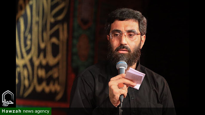 فیلم| حضور سید رضا نریمانی و نوحه‌خوانی در جمع نظامیان و مدافعان تنگه هرمز